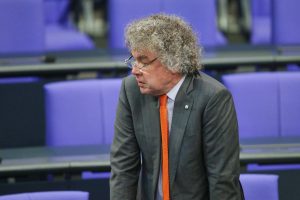 Membru al parlamentului din Germania, de extremă dreaptă, acuzat de salute nazist în plen