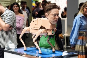 Elon Musk, Mark Zuckerberg și Jeff Bezos, implicați într-o instalație de 100.000 de dolari extrem de neobișnuită