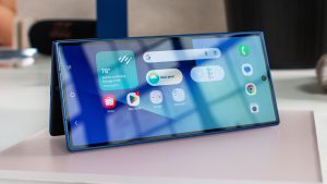 Samsung lucrează la un telefon pliabil “wide fold” înainte de anunțul iPhone Fold al Apple