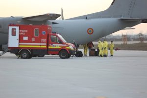 Doi pacienți cu arsuri severe au fost transferați cu o aeronavă Spartan din România către Bruxelles”