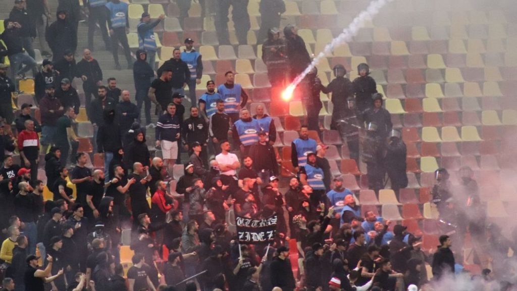 ultrasi-sud-dinamo-3.JPG