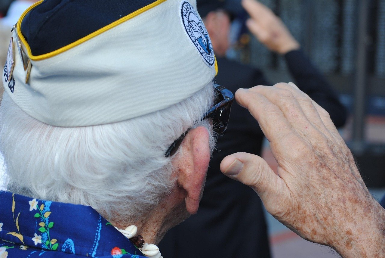 [ad_1] Veteranul Marinei americane Ira „Ike” Schab, care a fost martor ocular al atacului japonez de la Pearl Harbor în 1941, a decedat la vârsta de 105 ani