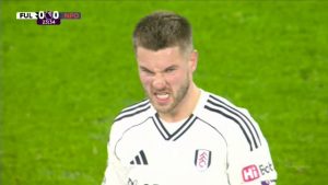 Scene terifiante în Premier League! A suferit o fractură la deget, dar ceea ce a urmat a lăsat pe toată lumea în șoc.