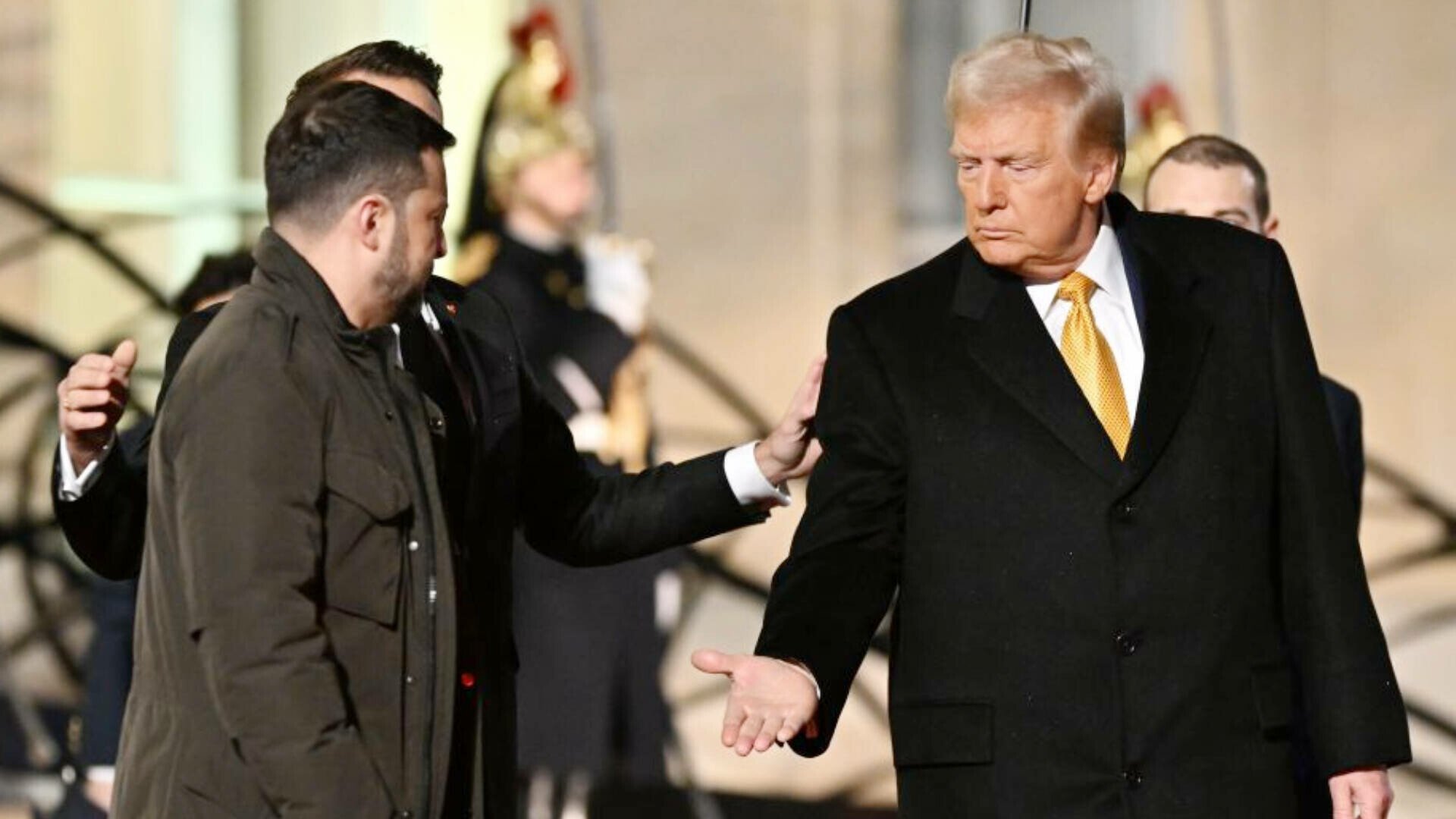Zelenski: Ucraina își exprimă îngrijorarea față de posibilul declin al sprijinului american Președintele ucrainean Volodimir Zelenski a subliniat, într-o conferință de presă, importanța menținerii sprijinului Statelor Unite ale Americii în contextul războiului cu Rusia
