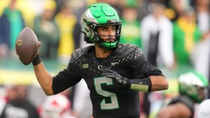Dante Moore rămâne la Oregon, renunțând la draftul NFL