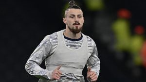Radu Drăgușin, titular la Tottenham în meciul cu Manchester City, față în față cu Haaland