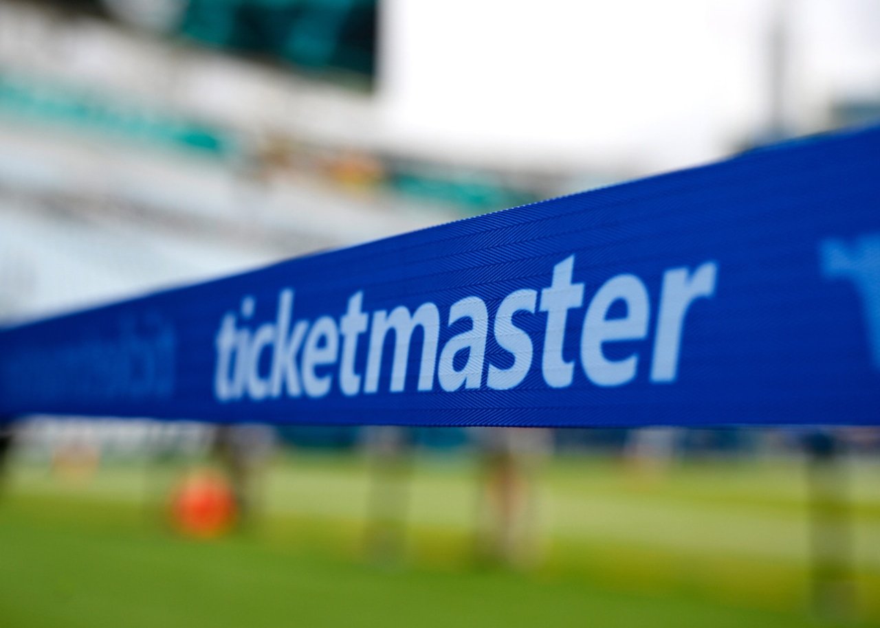 Acțiune colectivă împotriva Ticketmaster, aprobată de instanța din Quebec O nouă acțiune colectivă împotriva Ticketmaster a fost aprobată recent de Judecătoria Superioară din Quebec, deschizând drumul pentru consumatori să conteste ceea ce aceștia numesc „taxe abuzive” pe vânzările de bilete