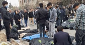 Imagini șocante din Iran: saci mortuari și arme automate dezvăluie brutalitatea regimului