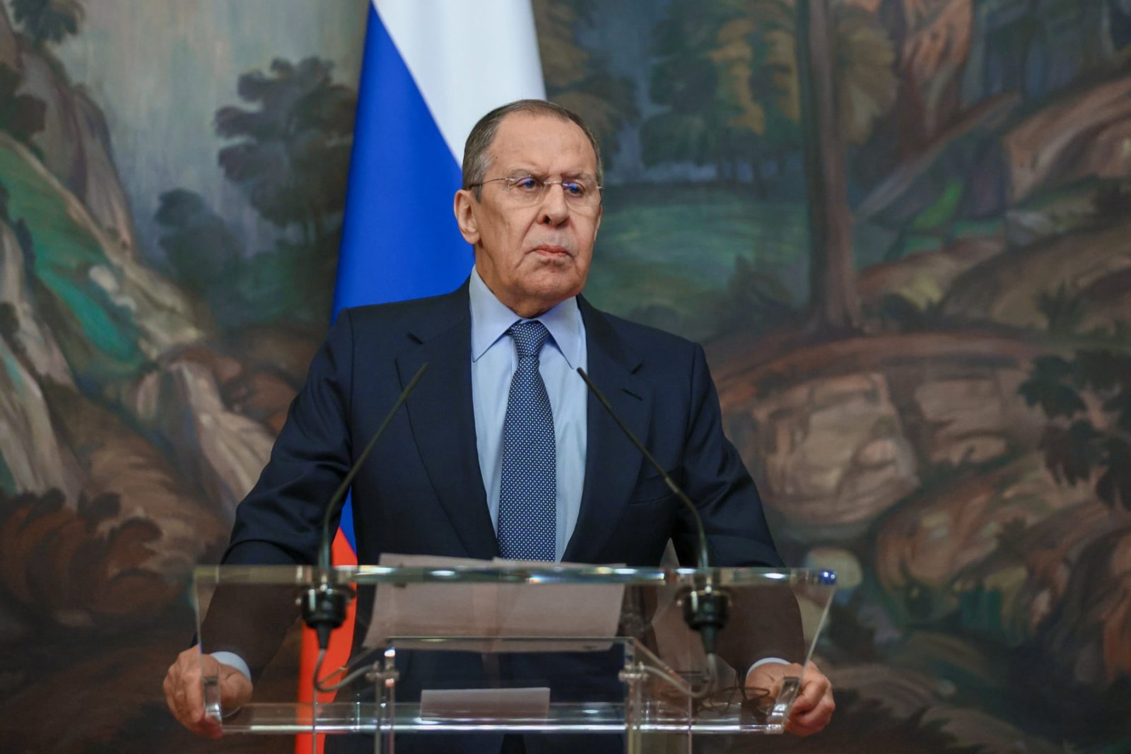 Rusia va condiționa garanțiile internaționale de securitate pentru Ucraina de o relație prietenoasă cu Moscova, a avertizat joi ministrul de Externe rus, Serghei Lavrov