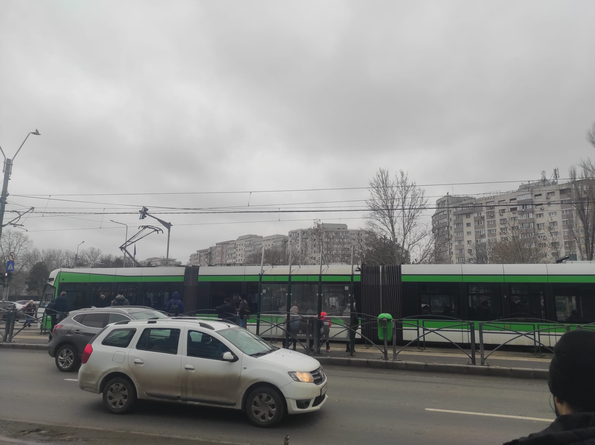 Traficul tramvaielor pe linia 41 din București a fost temporar perturbat vineri după-amiază, după ce o defecțiune tehnică a afectat funcționarea rutieră în zona Șoseaua Virtuții, pe segmentul care duce către stația Pod Ciurel