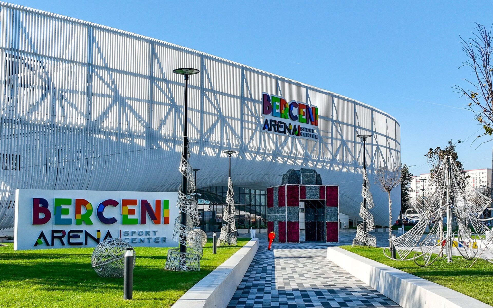 Patinoarul Berceni Arena se redeschide publicului după încheierea Campionatului Mondial de hochei U20 Patinoarul Berceni Arena din Capitală va relua activitatea destinată publicului începând cu data de 12 ianuarie 2026, odată cu finalizarea Campionatului Mondial de hochei U20, Divizia II/A, desfășurat în perioada 4-10 ianuarie