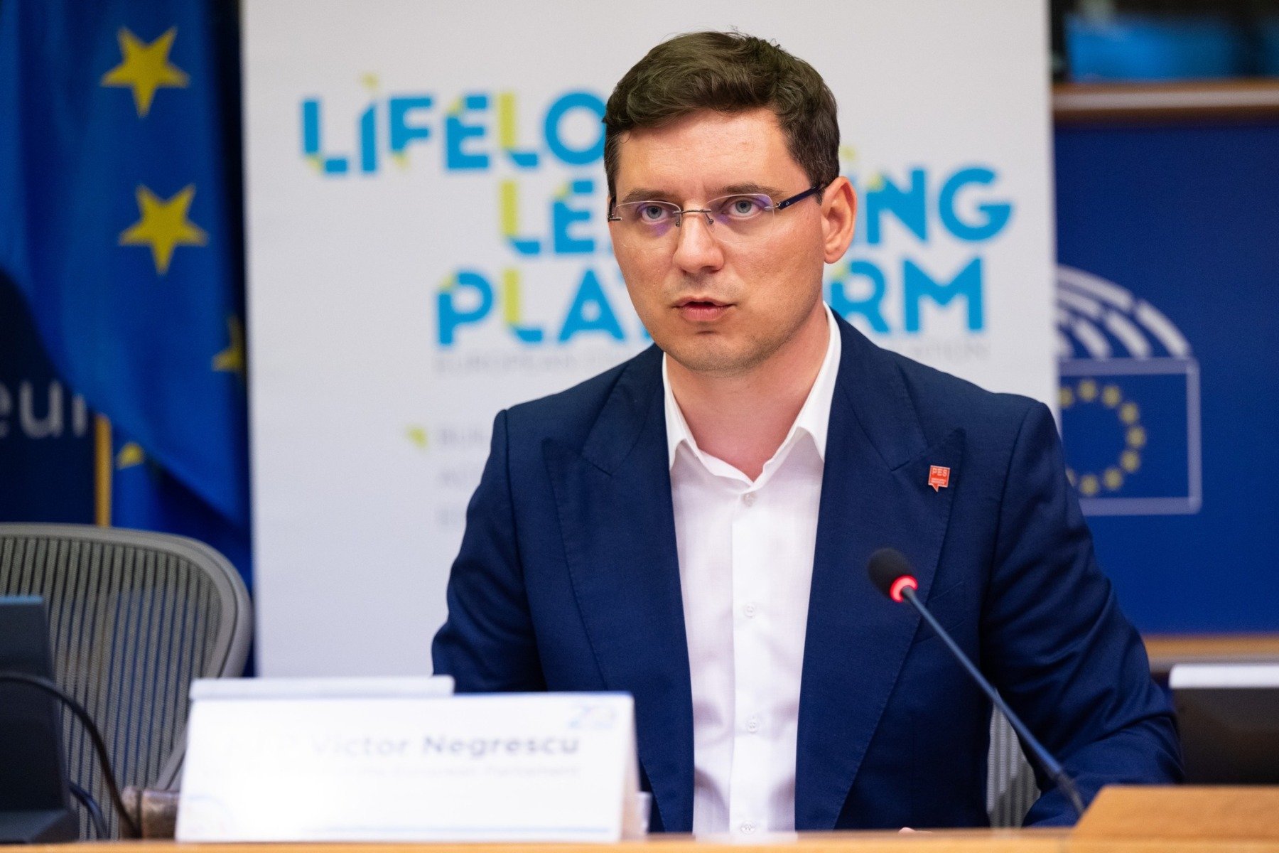 Victor Negrescu, europarlamentar PSD, critică lipsa de transparență în procesul decizional privind acordul comercial UE-Mercosur Critici dure la adresa guvernului și a compartimentelor decizionale din România privind poziția țării în cadrul acordului economic negociat între Uniunea Europeană și țările din Mercosur au fost formulate recent de către Victor Negrescu, europarlamentar PSD
