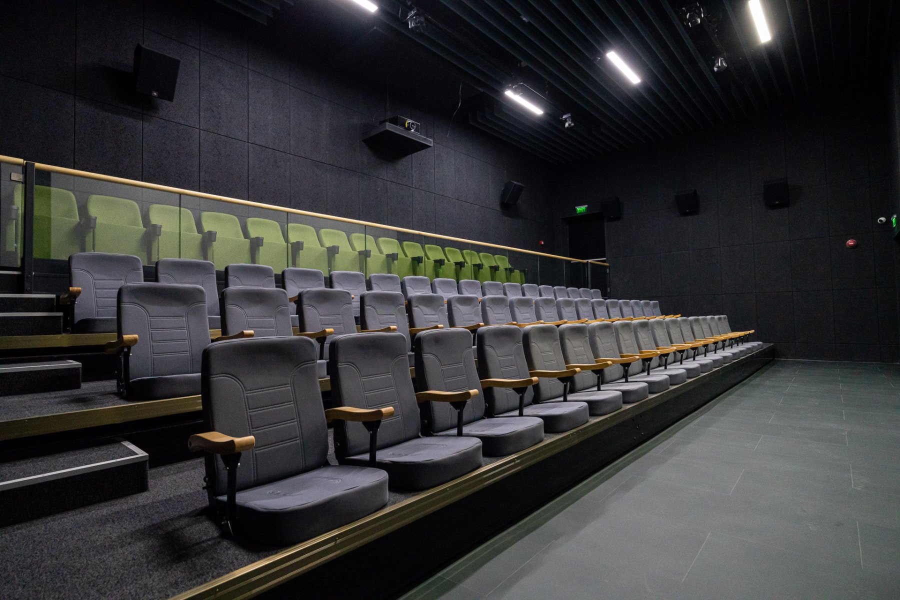 Bucureștiul își reafirmă statutul de centru al culturii cinematografice cu deschiderea celui mai nou cinematograf de artă din capitală, Apollo111 Cinema, care inaugurează oficial sala pentru public joi