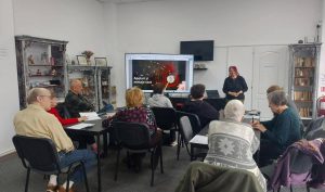 DGASMB oferă din nou cursuri gratuite de digitalizare pentru seniori, în trei centre de zi