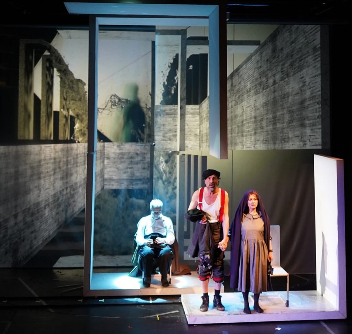 Teatrul Mic din Capitală pregătește două premiere spectaculoase pentru începutul anului, aducând în prim-plan opere clasice și contemporane, interpretate de actori consacrați și regizori de prestigiu