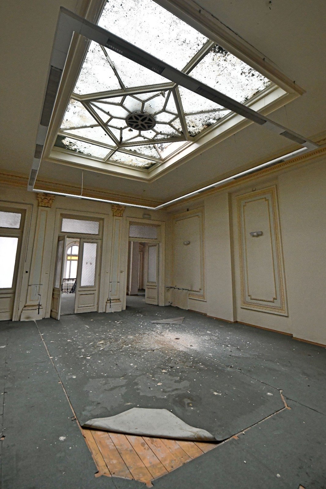 Primăria Capitalei face pași importanți spre creșterea siguranței clădirilor vechi din centrul Bucureștiului, continuând programul de reabilitare a unor imobile cu risc seismic