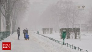 Ninsori și lapoviță în toată țara: coduri galben și portocaliu de la meteo