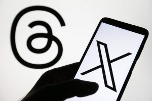 Threads devansează X pe mobil, conform datelor Similarweb