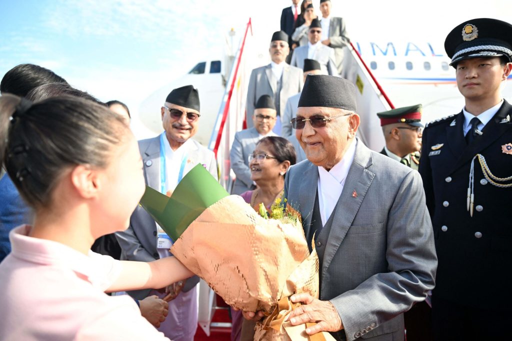 Fostul prim-ministru al Nepalului, KP Sharma Oli, a fost audiat duminică într-un context tensionat, în urma evenimentelor violente din septembrie care au dus la căderea guvernului său
