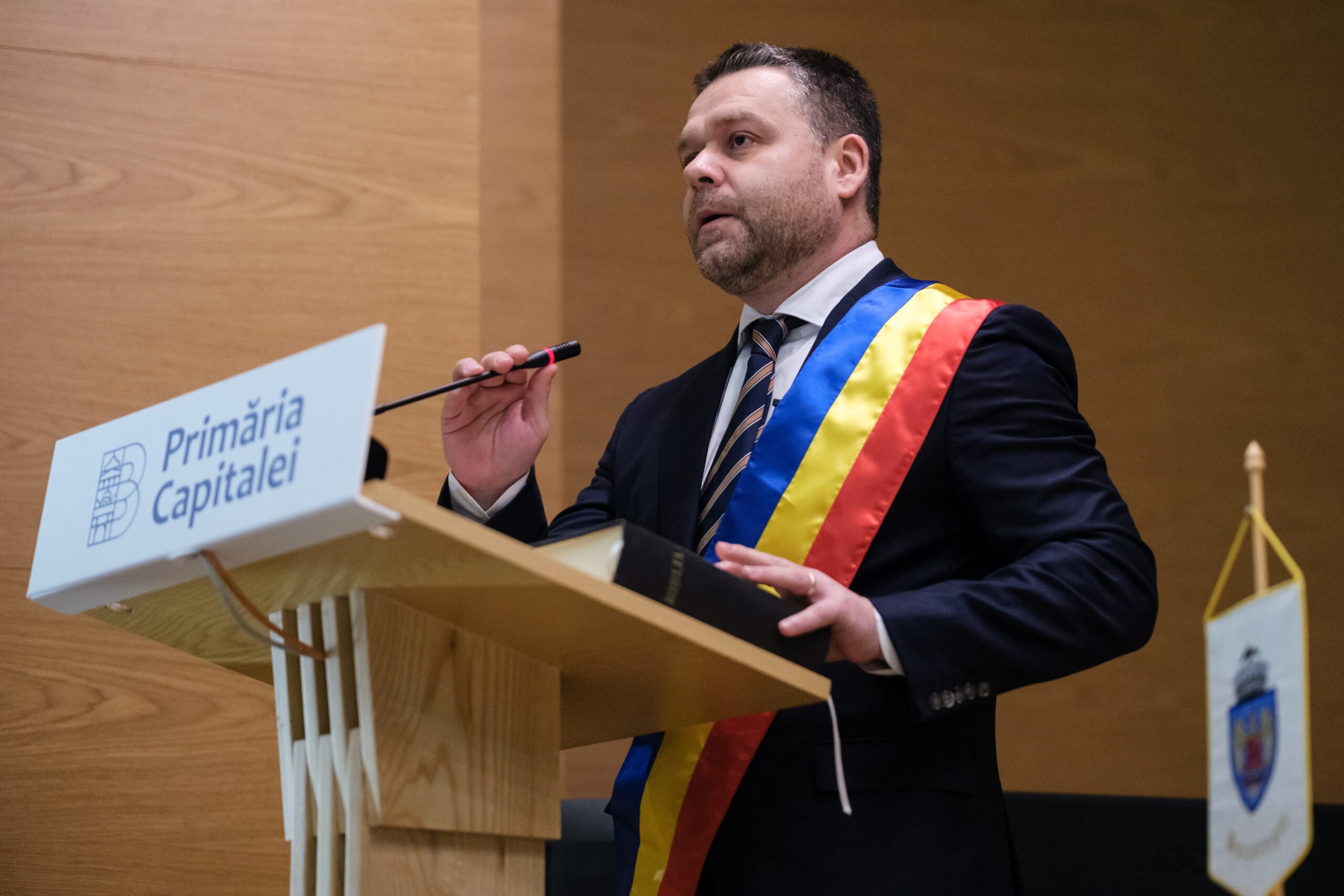 Primăria Capitalei se confruntă cu un adevărat dezastru financiar, în condițiile în care bugetul lunar al instituției abia depășește 5 milioane de lei, iar datoriile acumulate sunt alarmante