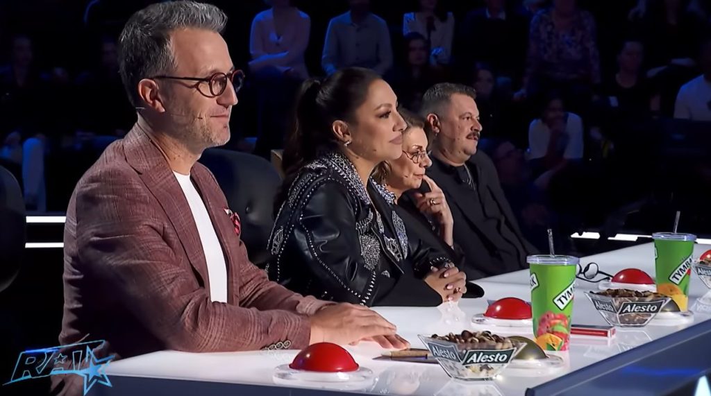 Adolescentă de 14 ani primește primul Golden Buzz din sezonul 16 la „Românii au talent”