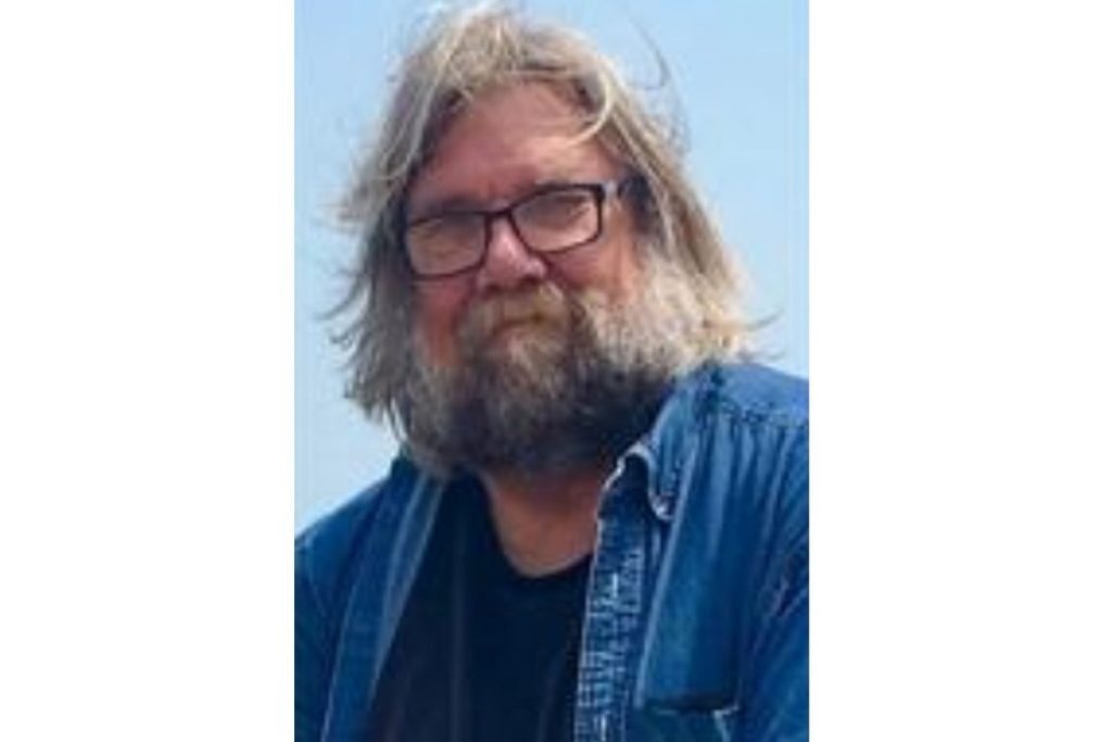 A murit Michael Schumacher, biograf renumit al celebrităților Michael Schumacher, recunoscut pentru biografiile sale dedicate unor figuri emblematice precum Eric Clapton și Allen Ginsberg, a decedat la vârsta de 75 de ani