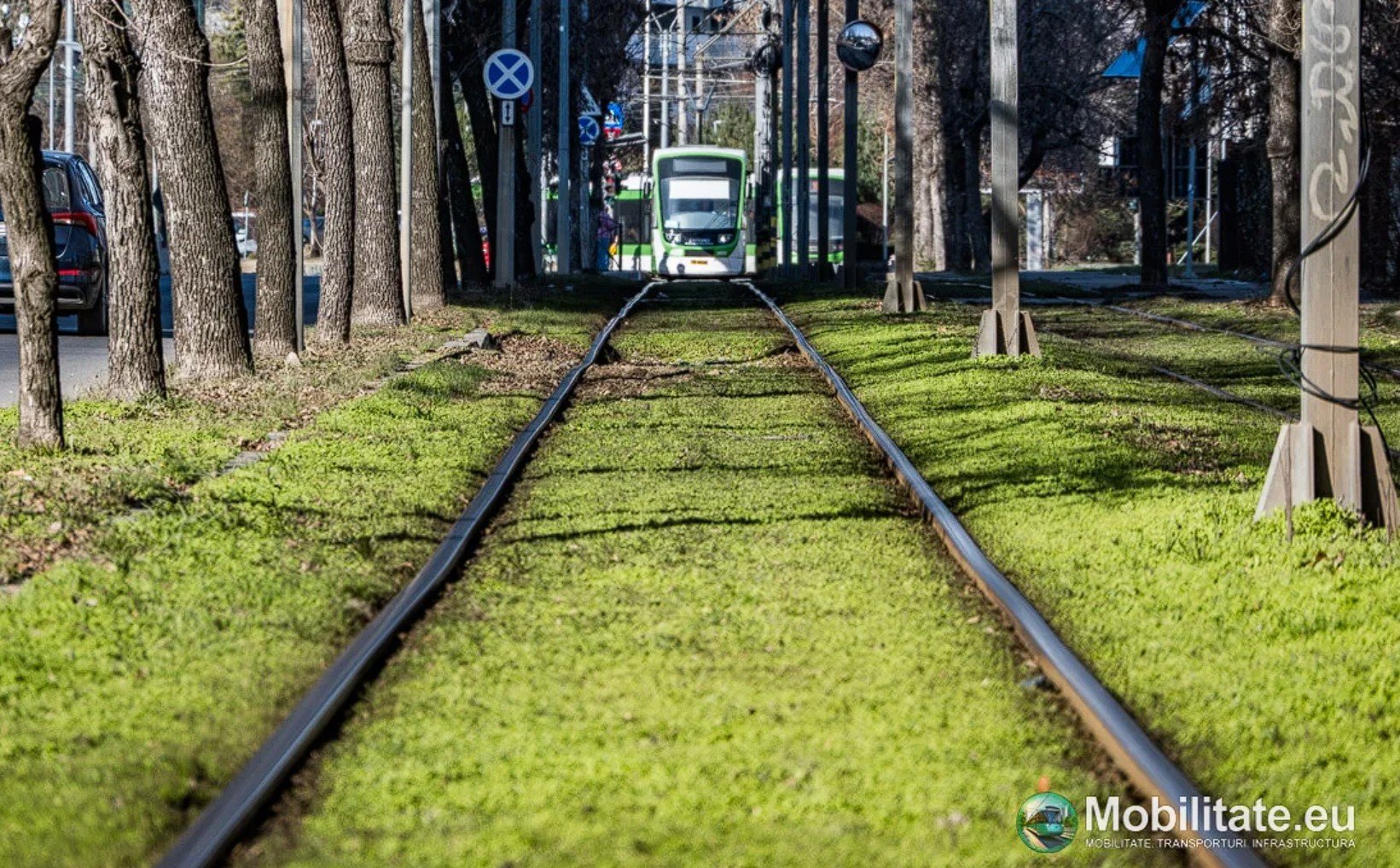 Infrastructură în vechiul blank: terasamentul de pe Șoseaua Progresului riscă să se prăbușească din cauza neglijenței administrative Pe măsură ce temperaturile scad, problemele legate de infrastructura de transport din București devin din ce în ce mai evidente și mai periculoase
