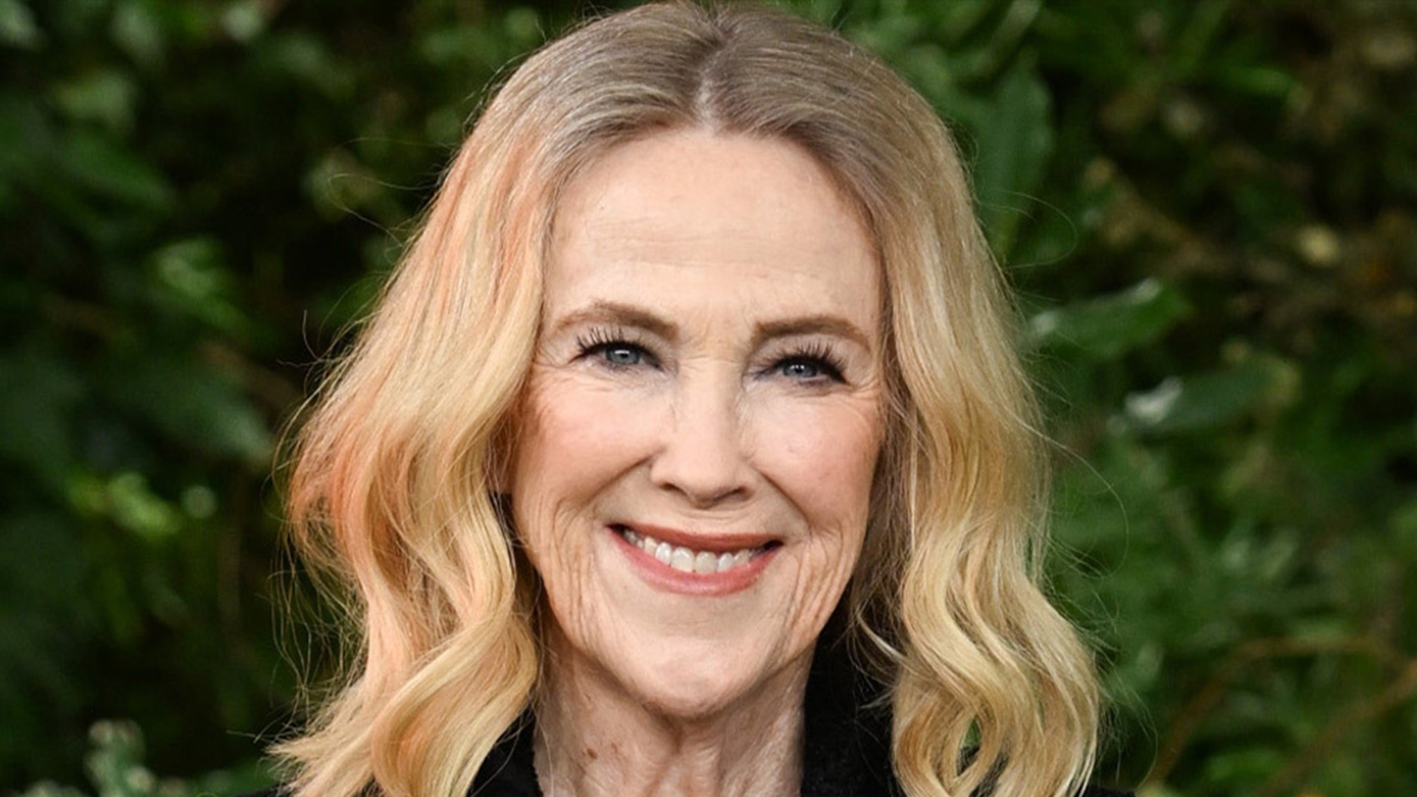 Catherine O’Hara, actriță legendară, a murit la vârsta de 71 de ani Catherine O’Hara, cunoscută pentru rolurile sale memorabile din filmele „Home Alone” și din seria de succes „Schitt’s Creek”, a decedat vineri, 29 ianuarie 2026