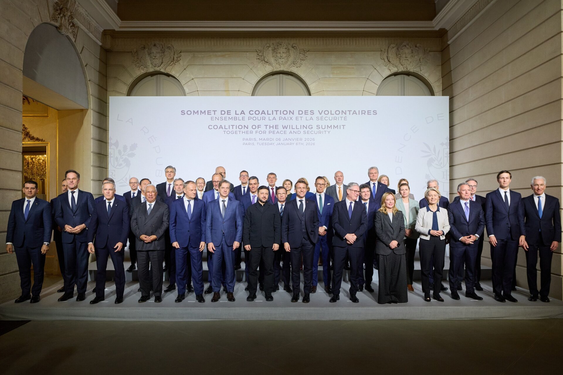 Zelenski anunță acord la Paris pentru forțe de securitate multi­naționale în Ucraina; Macron estimează 700.000 de militari post-război