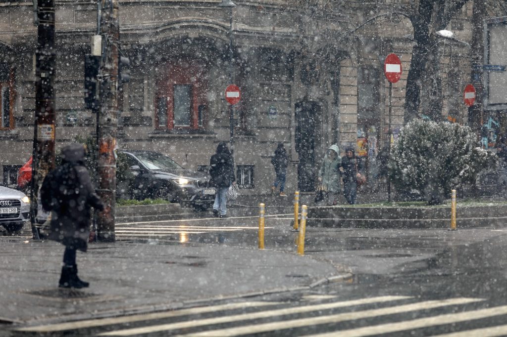 Cod galben de ger în 13 județe. ANM anunță lapoviță și polei în mare parte din țară, până vineri / Cum e vremea la București