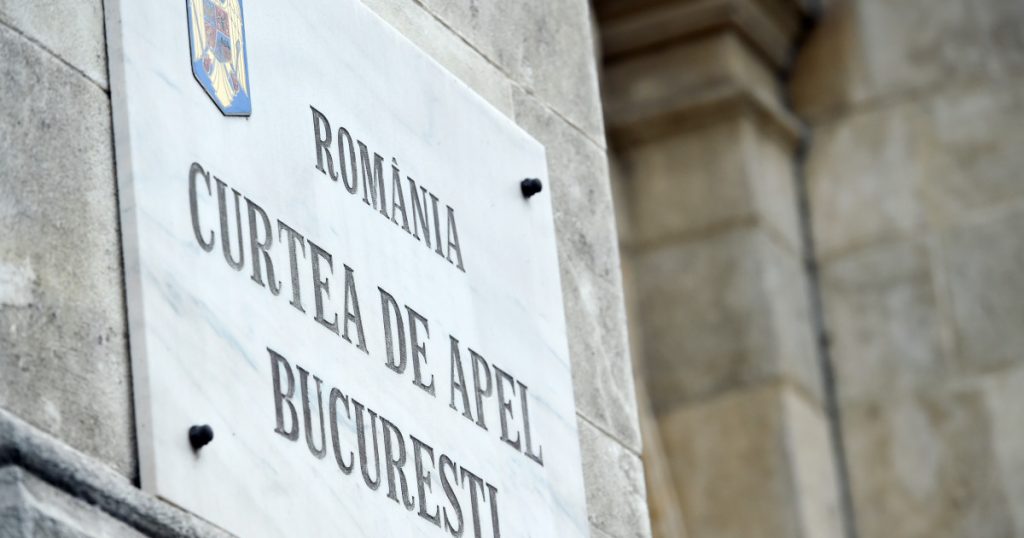 Curtea de Apel București amână decizia în cazul judecătorilor CCR Mihai Busuioc și Dacian Dragoș pentru 16 ianuarie Curtea de Apel București (CAB) a decis, luni, 5 ianuarie, să amâne pentru 16 ianuarie examinarea contestației referitoare la numirile controversate ale judecătorilor Curții Constituționale, Mihai Busuioc și Dacian Dragoș
