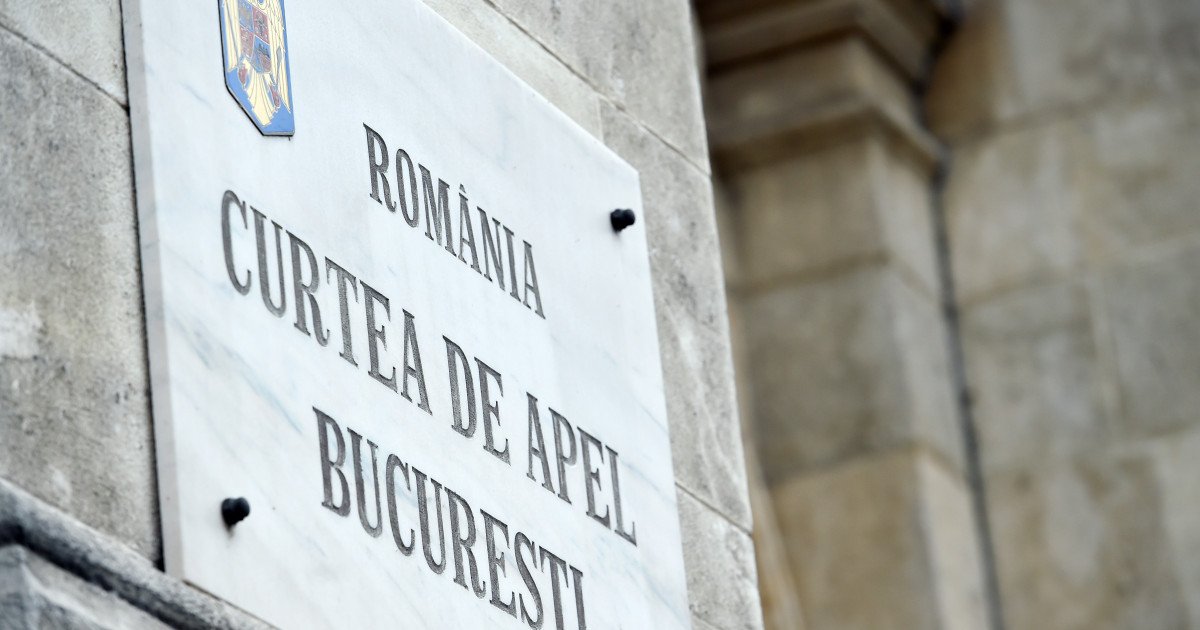 Curtea de Apel București amână decizia în cazul judecătorilor CCR Mihai Busuioc și Dacian Dragoș pentru 16 ianuarie Curtea de Apel București (CAB) a decis, luni, 5 ianuarie, să amâne pentru 16 ianuarie examinarea contestației referitoare la numirile controversate ale judecătorilor Curții Constituționale, Mihai Busuioc și Dacian Dragoș