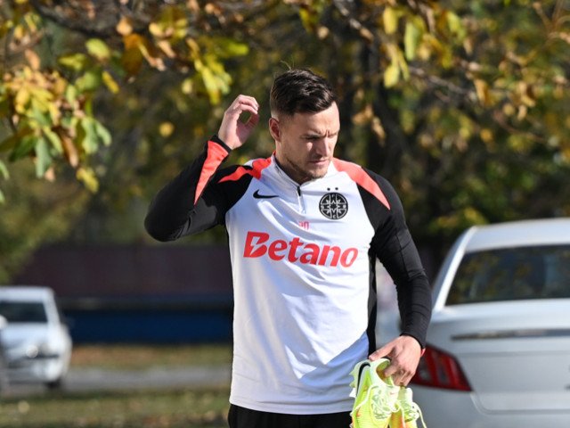 Dennis Politic, ținta lui Panetolikos: negocieri intense pentru un împrumut Panetolikos a intensificat negocierile pentru a-l aduce pe Dennis Politic în echipa sa, în ciuda refuzului inițial al lui Gigi Becali