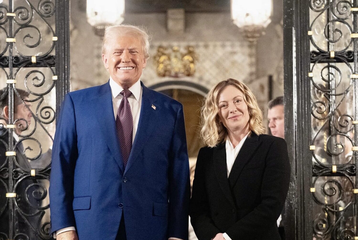 Giorgia Meloni își exprimă speranța în implicarea lui Donald Trump pentru pacea în Ucraina Premierul Italiei, Giorgia Meloni, și-a manifestat, vineri, dorința ca fostul președinte american Donald Trump să devină un actor cheie în eforturile de încheiere a conflictului din Ucraina