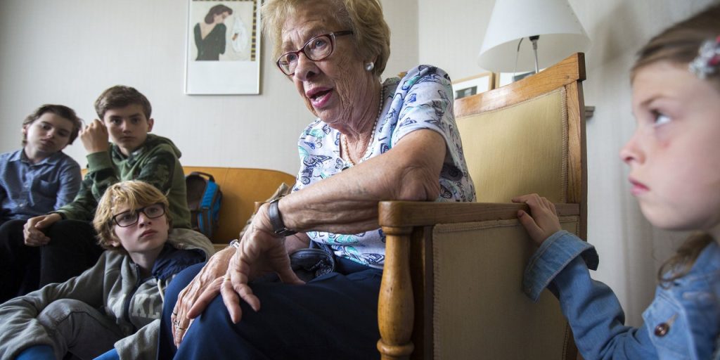 Eva Schloss-Geiringer a murit la 96 de ani: O viață dedicată amintirii Holocaustului Pe 3 ianuarie 2026, Eva Schloss-Geiringer, supraviețuitoare a Holocaustului și activistă pentru drepturile omului, s-a stins din viață la vârsta de 96 de ani, în Londra