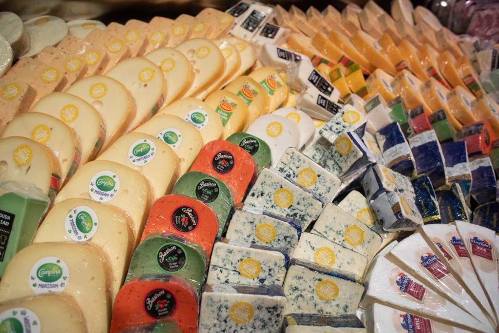 Criza sectorului lactatelor din Europa: România, Italia și Slovacia cer un răspuns coordonat din partea EU Tensiunile din piața lactatelor europene ating cote critice, iar trei state membre au decis să pună presiune pe Comisia Europeană pentru o intervenție rapidă și strategică