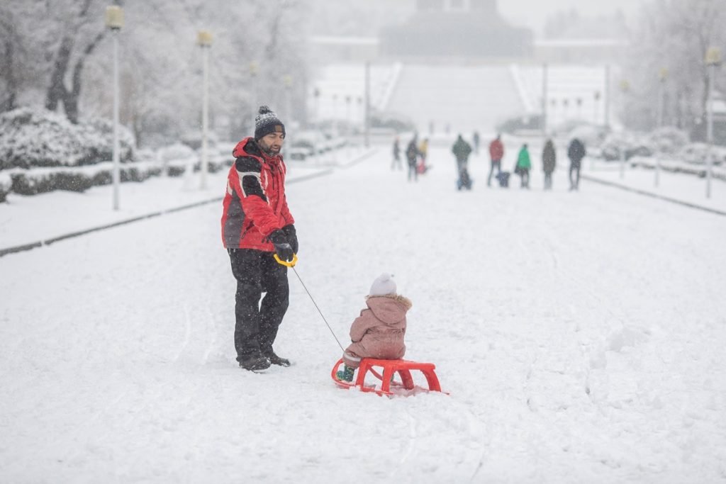 Alertă de vreme severă în România: cod galben pentru precipitații abundente și ninsori, termometrele în coborâre accentuată România se pregătește pentru o perioadă de vreme extremă, potrivit ultimelor avertizări emise de Administraţia Naţională de Meteorologie (ANM)