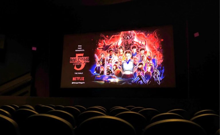Finalul „Stranger Things” atrage 1,1 milioane de rezervări în cinematografe