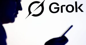 Franța investighează deepfake-uri cu femei dezgolite de Grok