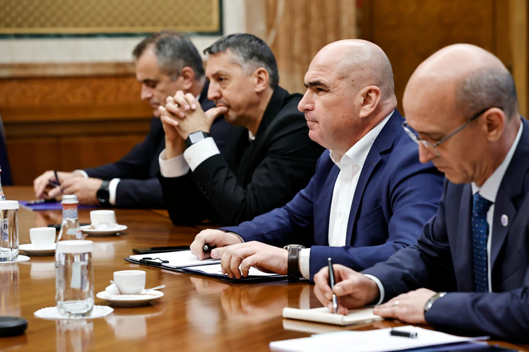 Premierul anunță un nou ministru al Educației până la finalul lunii; spune că Daniel David și-a asumat un „sarciciu personal”
