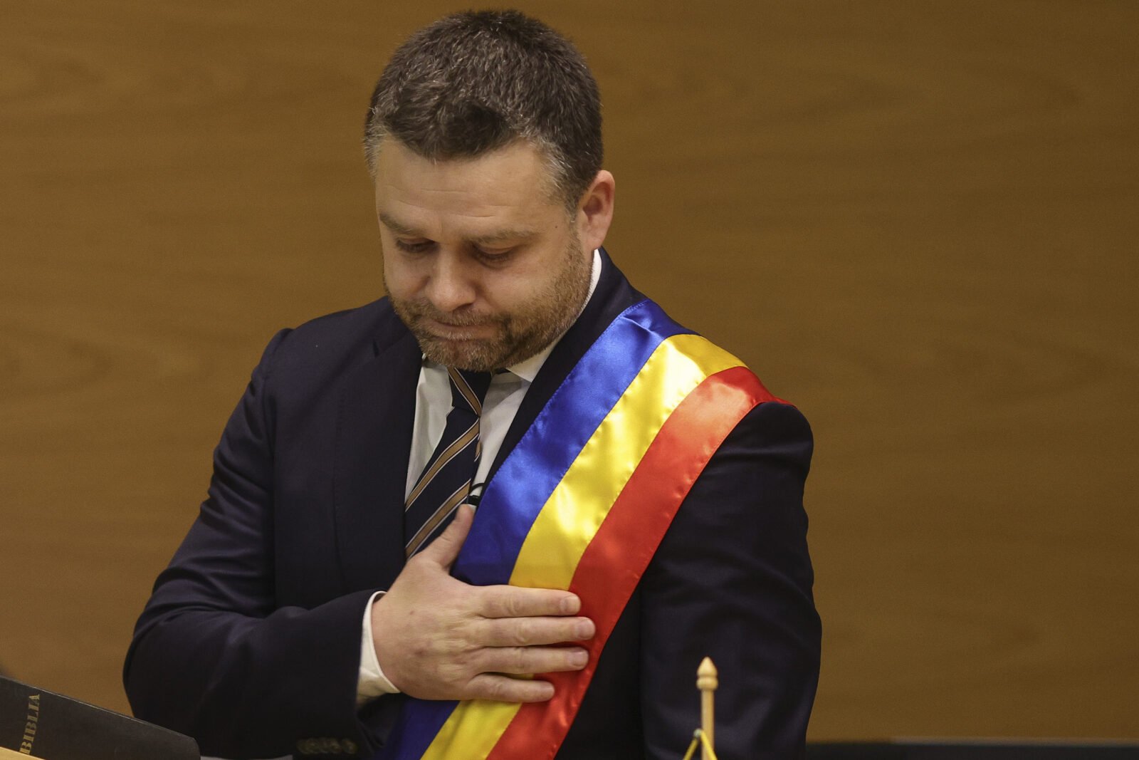 Primarul general al Bucureștiului, Ciprian Ciucu, a anunțat joi seară intenția de a majora prețul biletului STB, o măsură pe care o consideră „necesară” în contextul în care situația financiară a companiei de transport public se află într-o stare critică