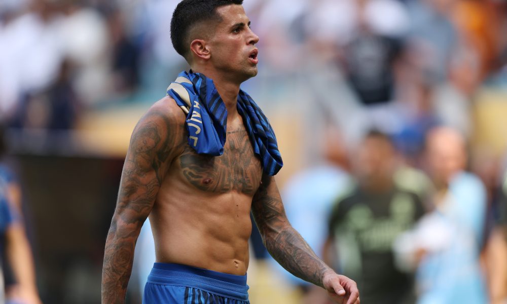 Joao Cancelo, fundașul portughez, tinde să revină la FC Barcelona, unde a lăsat o amprentă pozitivă în trecut