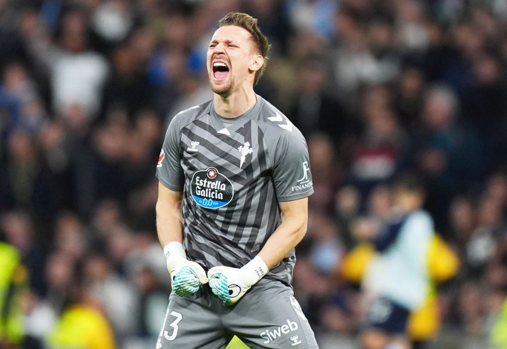 Ionuț Radu, titular la Celta Vigo: duel crucial cu Sevilla Portarul român Ionuț Radu, în vârstă de 28 de ani, va păși pe teren ca titular în confruntarea dintre Celta Vigo și FC Sevilla, programată luni seară, de la ora 22:00