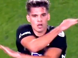 Ianis Hagi, în dificultate după pasa decisivă pentru Mihăilă