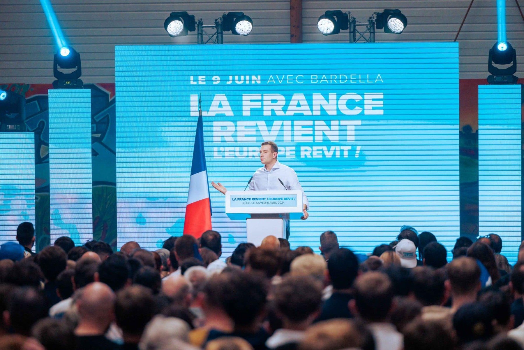 Jordan Bardella, liderul extremiștilor francezi și președintele partidului Rassemblement National (RN), a lansat un apel virulent la Uniunea Europeană, cerând respingerea brutală a tentativei de „supunere” în fața amenințărilor din partea președintelui american Donald Trump în legătură cu Groenlanda