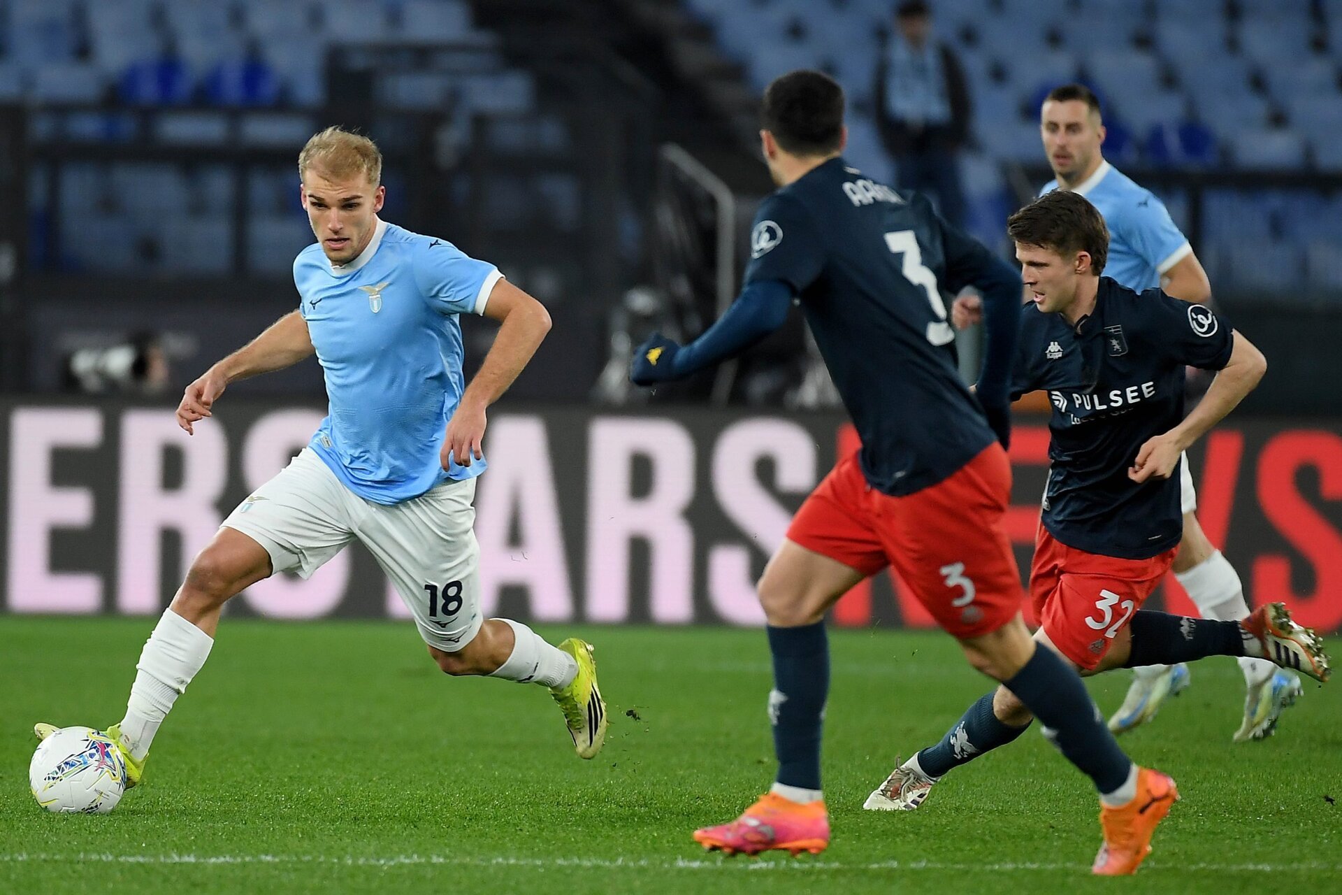 Lazio revine pe drumul victoriilor după un meci dramatic cu Genoa Lazio a reușit o victorie necesară în Serie A, învingând Genoa cu 3-2, în cadrul unei confruntări electrizante disputate pe Stadio Olimpico, în fața unei asistențe reduse