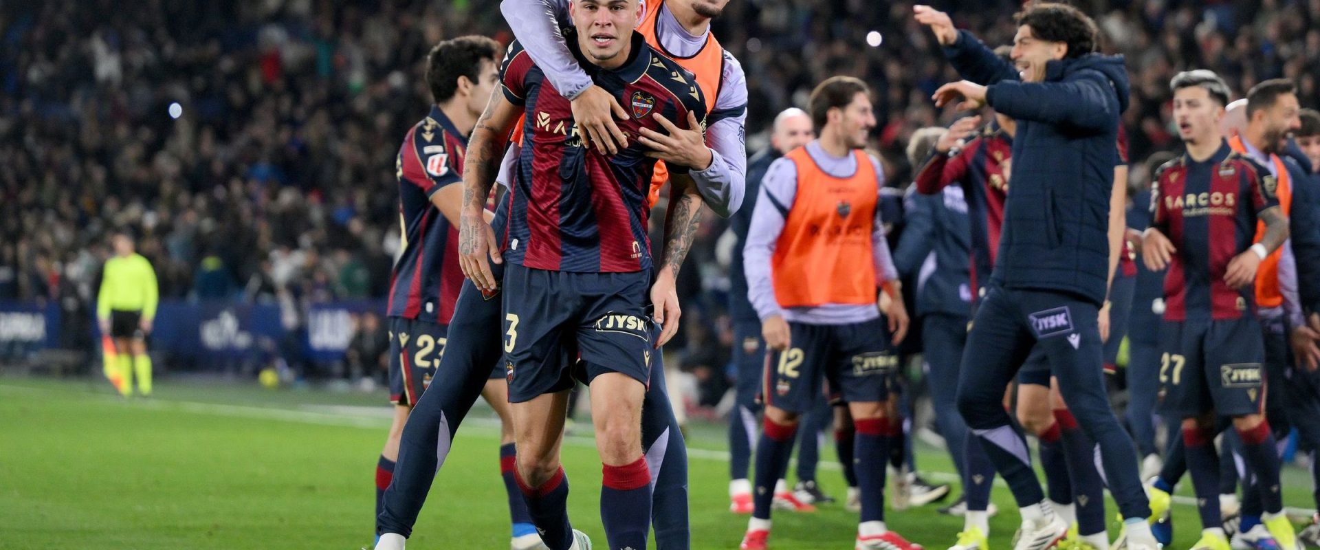 LaLiga 2025-2026 | Levante-Elche: Vídeo resumen, resultado, goles y mejores momentos - Jornada 21 - Primera victoria local del Levante Hoy - Football video