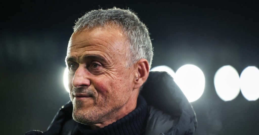 PSG și Paris FC intră în arenă: un duel așteptat de fanii fotbalului Duminică seara, de la ora 20:45, Paris Saint-Germain va întâlni Paris FC în cadrul etapei a 17-a din Ligue 1, un meci care promite intensitate și emoție