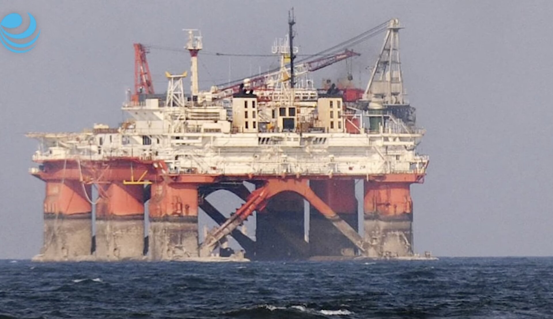 Compania lui Carlos Slim preia operele Lukoil din Mexic