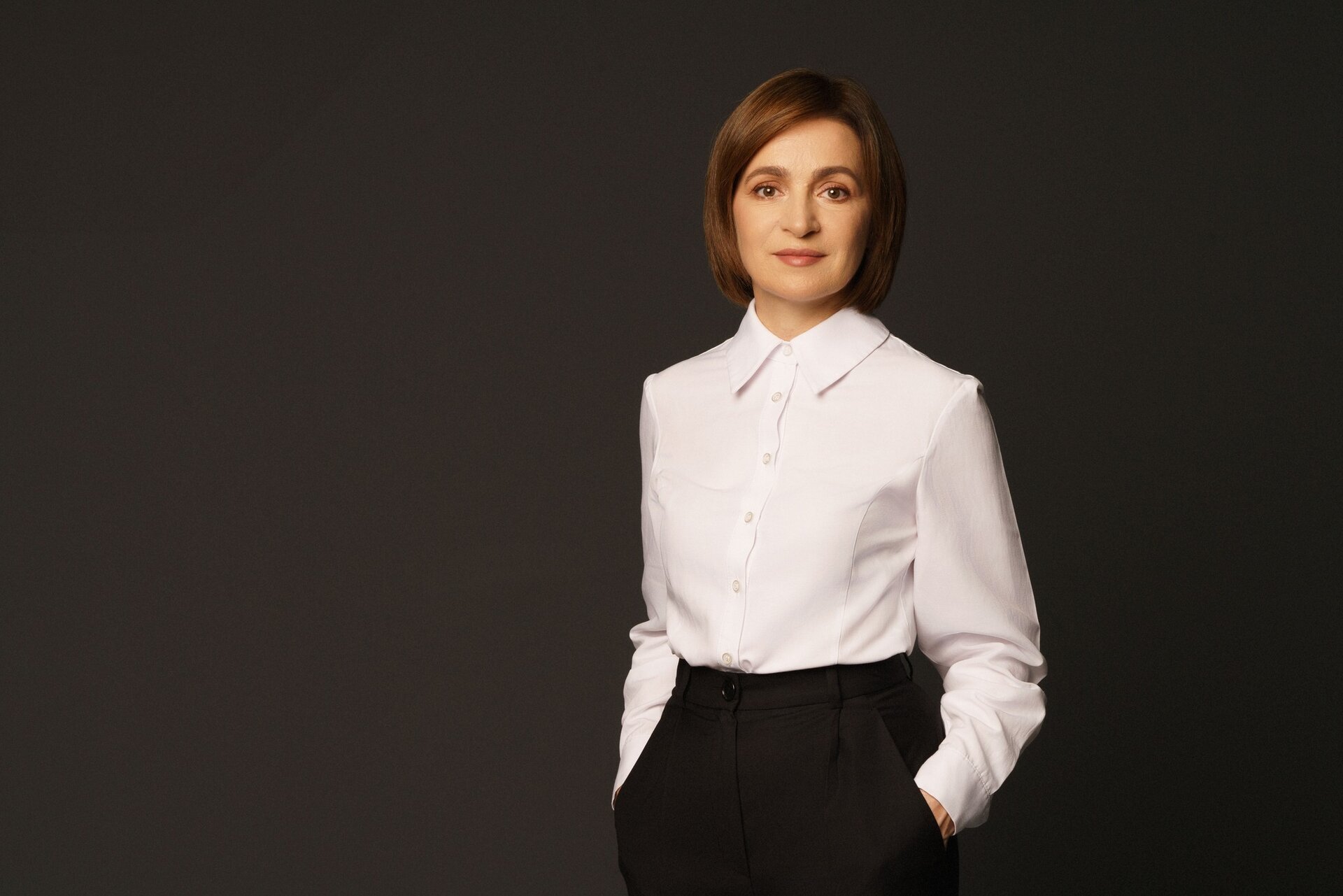 Președinta Republicii Moldova, Maia Sandu, a afirmat într-un interviu acordat unor jurnaliști britanici de renume că ar vota pentru unirea cu România dacă s-ar organiza un referendum pe această temă